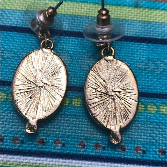 🌞Beautiful cameo pierced earrings🌞 - Picture 5 of 5